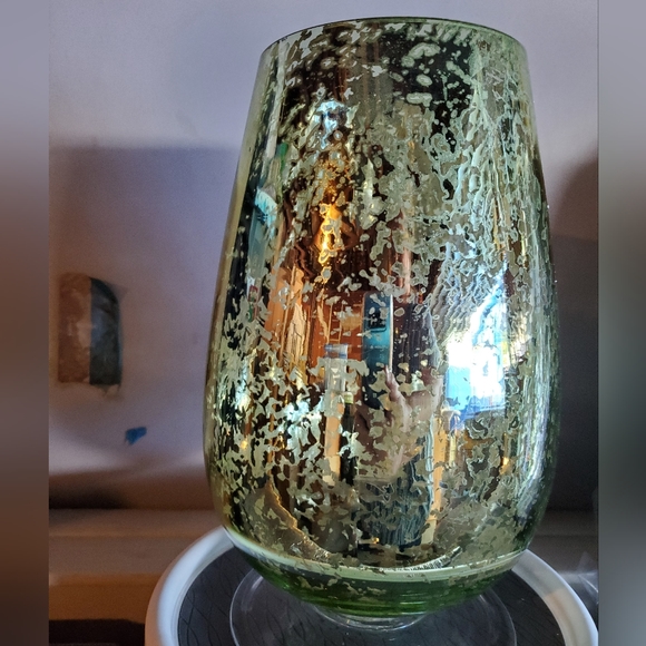 Celebrating Home Interiors Green Mercury Glass Hurricane Vase pretty in person - Picture 7 of 11